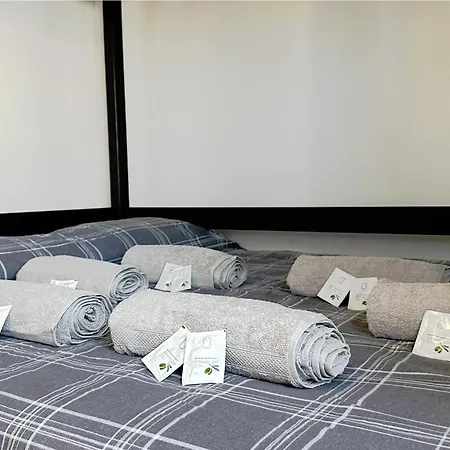 Red House - Beautiful - Metro M1 Appartamento