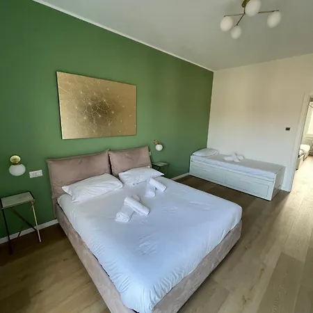 Trilocale Con Vista E Due Bagni Metro Blu Piazza Frattini *