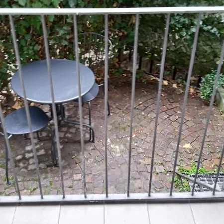 Lovely 2 With Small Garden Milan