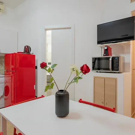 Romantica, Metro A 20m, Duomo E A 10 Min, Isola Milán