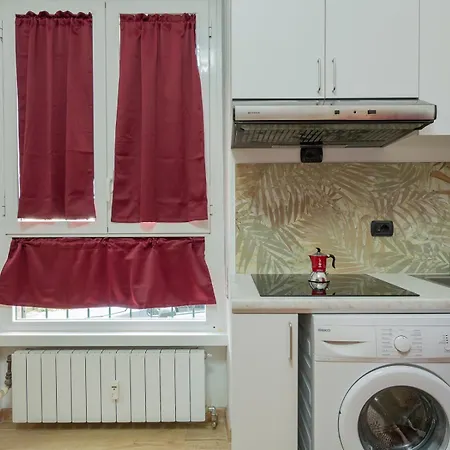 Romantica, Metro A 20m, Duomo E A 10 Min, Isola Apartamento Milán