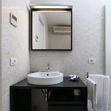 Elegante E Silenzioso Nel Cuore Di * 米兰