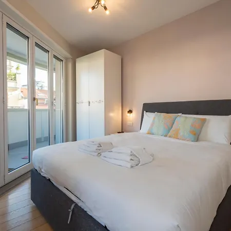 Elegante E Luminoso Con Box Auto A Pochi Passi Da Metropolitana M4 * ميلان