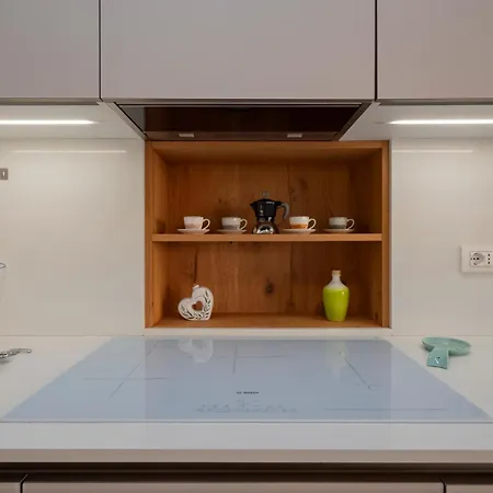 Elegante E Luminoso Con Box Auto A Pochi Passi Da Metropolitana M4 * ميلان