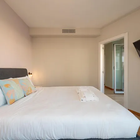 Elegante E Luminoso Con Box Auto A Pochi Passi Da Metropolitana M4 *