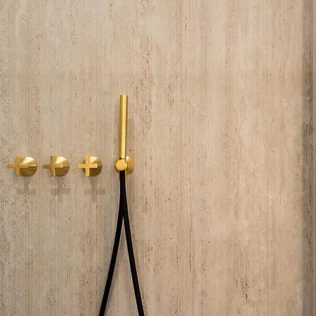 White House Con Posti Auto מילאנו