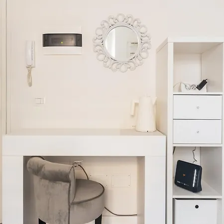 Tranquillo E Raffinato Monolocale Vicino Ptromana *