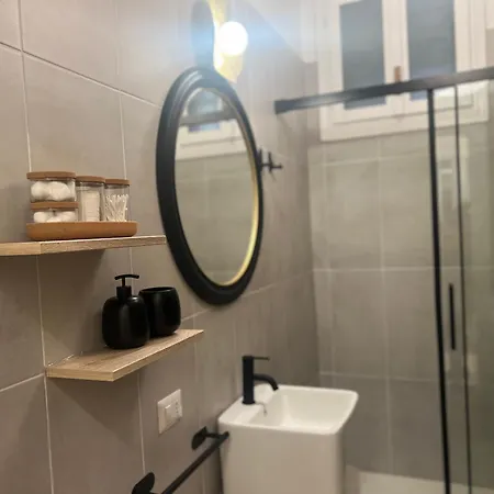 Apartament La Regina Delle Locazioni In Bocconi Mediolan