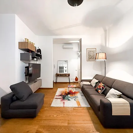 Apartment Trilocale Ampio E Luminoso, A 150m Dalla Metro *