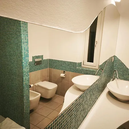 Spacious Near Metro Loreto * 米兰