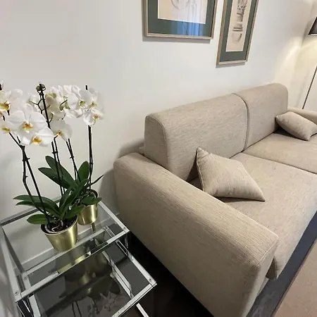 Luxury Close To Citylife, Metro & Dining Prázdninový dům *