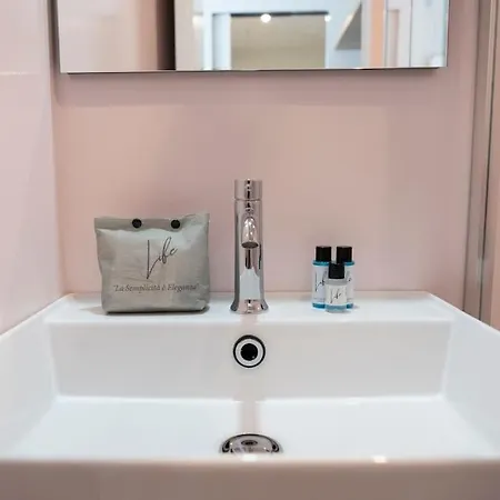 3-bedroom Design House San Babila-tricolore-m4 Milano