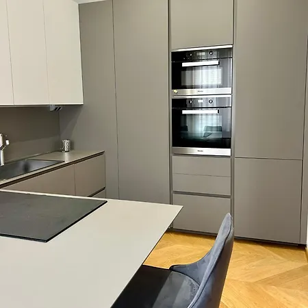 Luxury Gold * ميلان