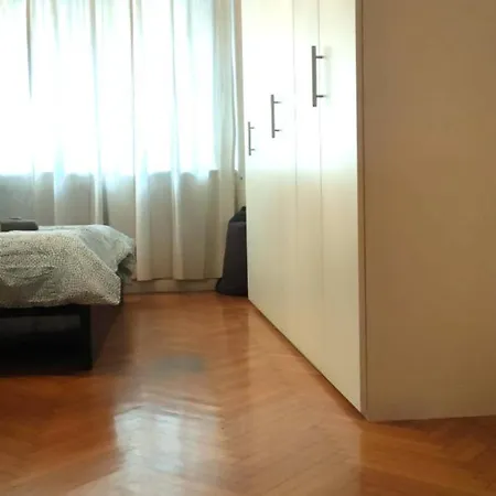 Duomo Cathedral Close Flats Milão