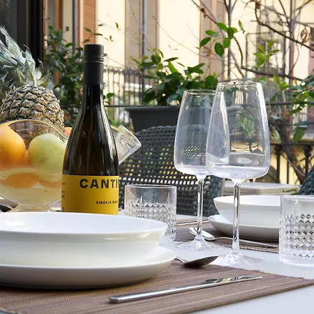 Hl Elegant Apartment In Milan, Brera, Porta Venezia * ミラノ