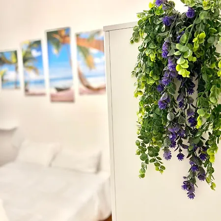 Golden Star Apartment *