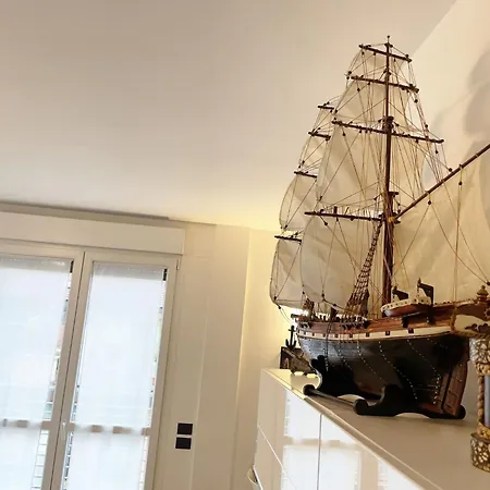 Apartment Chic Apt Near Piazza Duomo, Milan *