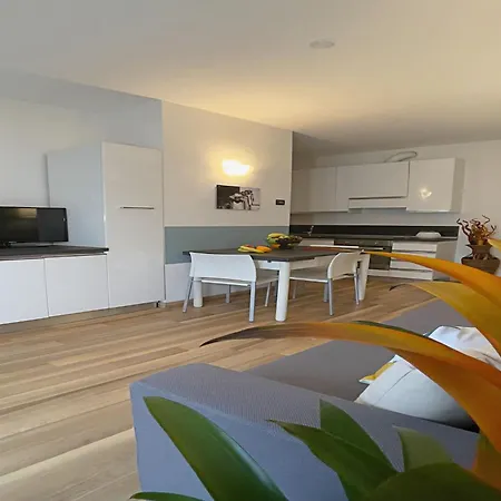 Candiani B2 Bilocale Apartment
