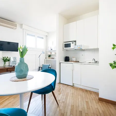 Easylife - - Corso Venezia 6 - San Babila *