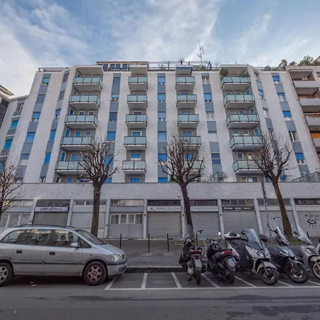 I Host - Breno 1 מילאנו