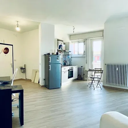 Non State Stretti Comodo E Ampio Bilo M4 * Milano