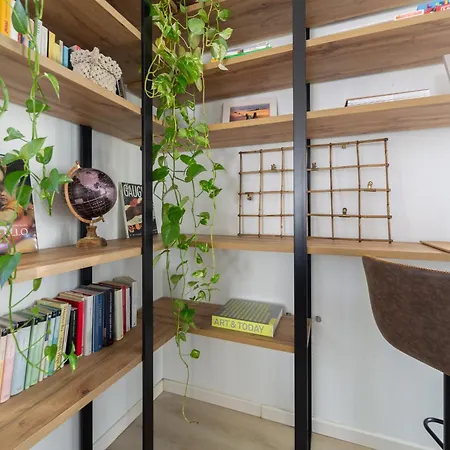 Casa Madera With Lovely Terrace Apartment Milan