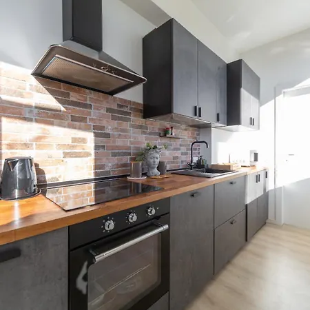 Casa Madera With Lovely Terrace Milan