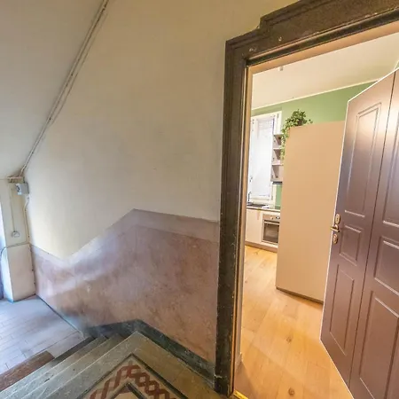 Solari Apartment, In Design Area, Near Tortona District, Apartment Milan