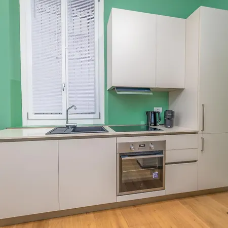 Solari Apartment, In Design Area, Near Tortona District, Apartment Milan
