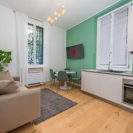 Solari Apartment, In Design Area, Near Tortona District, Milan