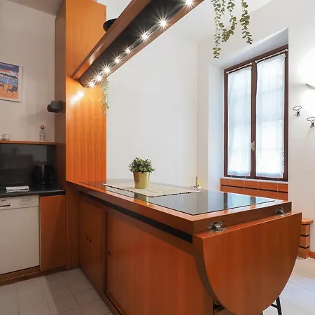Apartment Primopiano - Meda 38 *