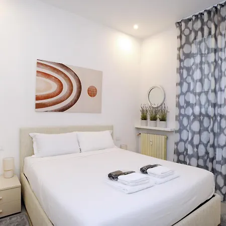 Lanzone Apartament Mediolan