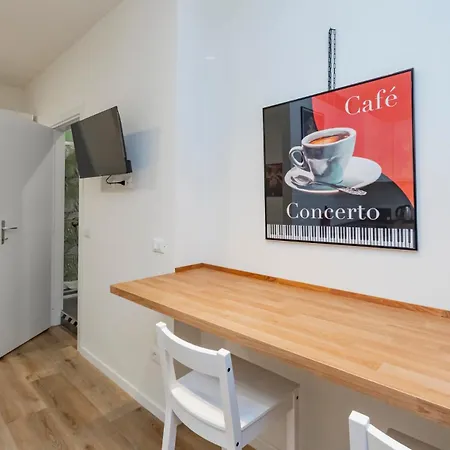 I Host - Pomponazzi Iris * Milano