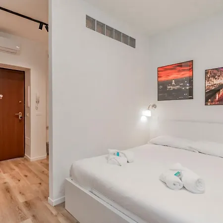 I Host - Pomponazzi Iris Appartement *