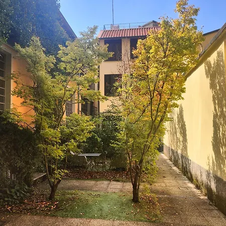 Apartment Urban Attic Isola District