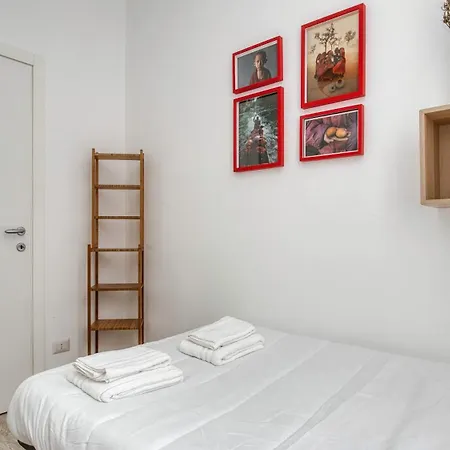 Cozy Modern Near Metro, Wifi Ac * Milan