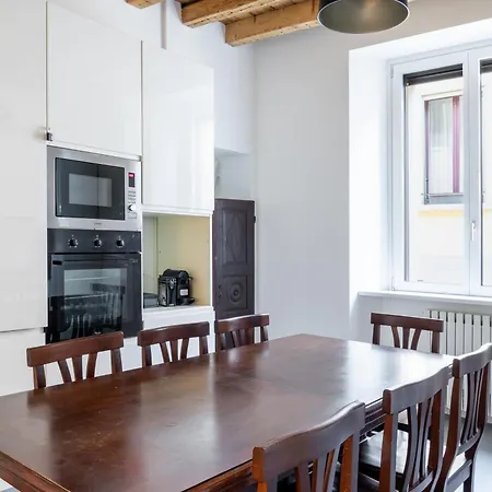 New Flat In The Heart Of Navigli 밀라노