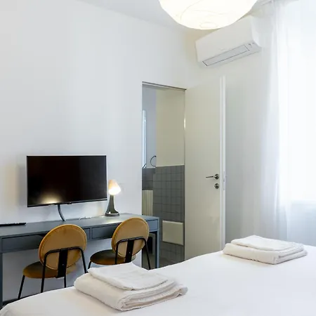 New Flat In The Heart Of Navigli 아파트 *