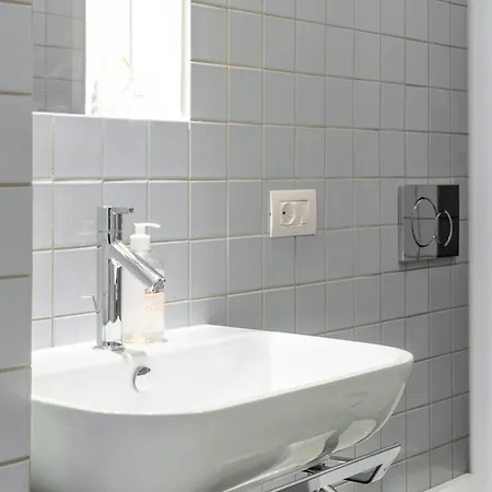 New Flat In The Heart Of Navigli 아파트 밀라노