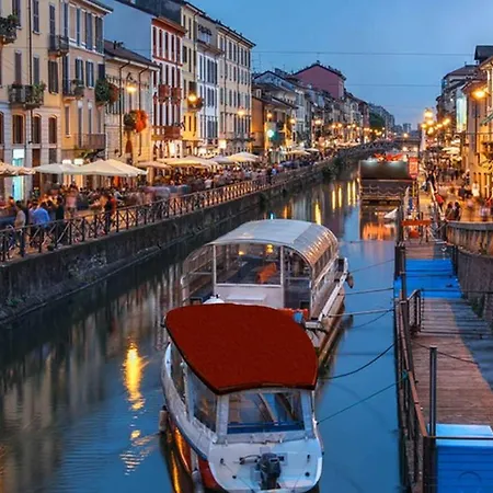 New Flat In The Heart Of Navigli 아파트 *