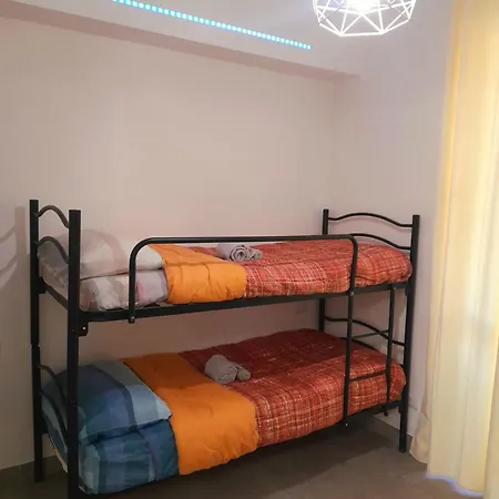 -l' Oasi Del Turista, 4- Station Guest house