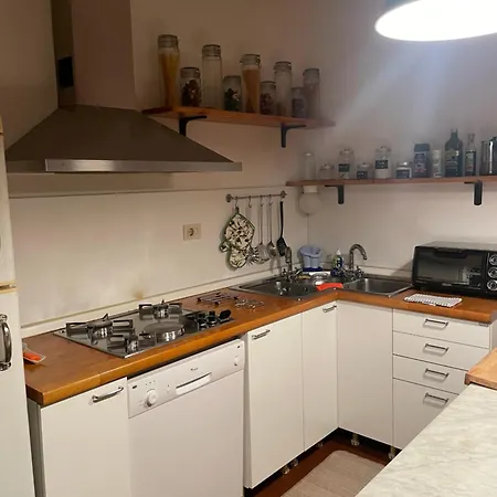 Casa Di Ringhiera Milanese Apartment