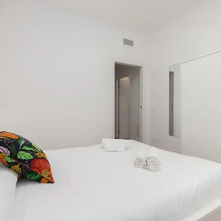 I San Siro I Steps To Metro, Ac & Free Wifi 아파트