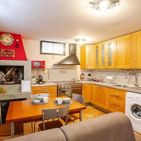 Great Tavern In Apartament Mediolan