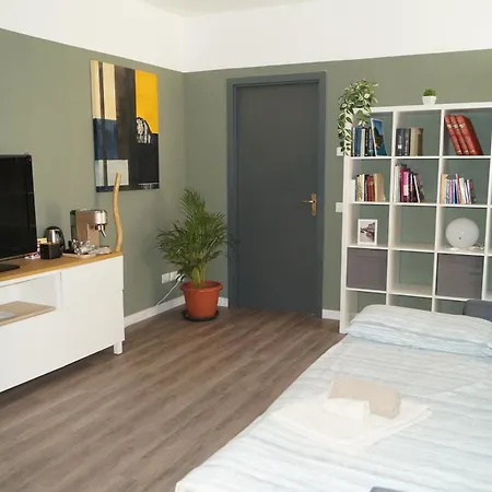 Apartament Navigli-darsena In The Heart Of The Mediolan