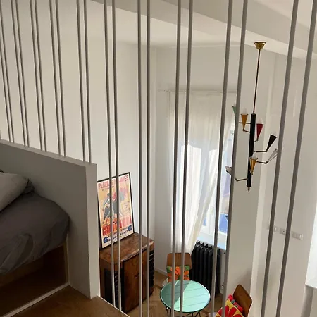 Design In The Heart Of דירה