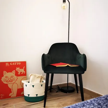 Cozy Flat 50 Meters From The Metro