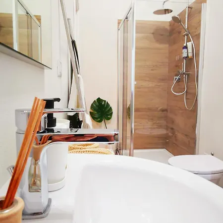 Cozy 50 Meters From The Metro Mailand