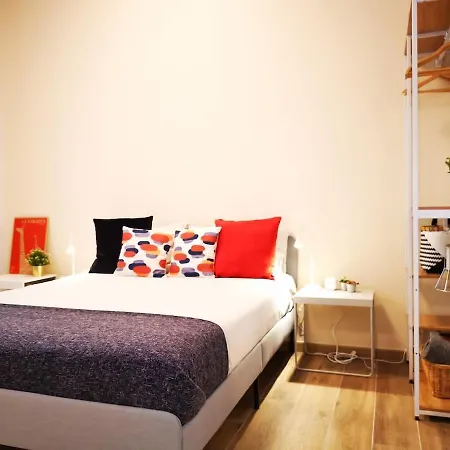 Cozy 50 Meters From The Metro Mailand