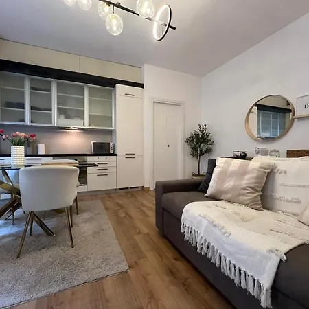 La Regina Delle Locazioni In Bocconi Apartament